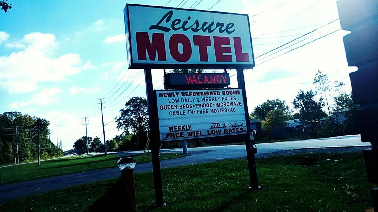 Leisure Motel Уиндзор Екстериор снимка