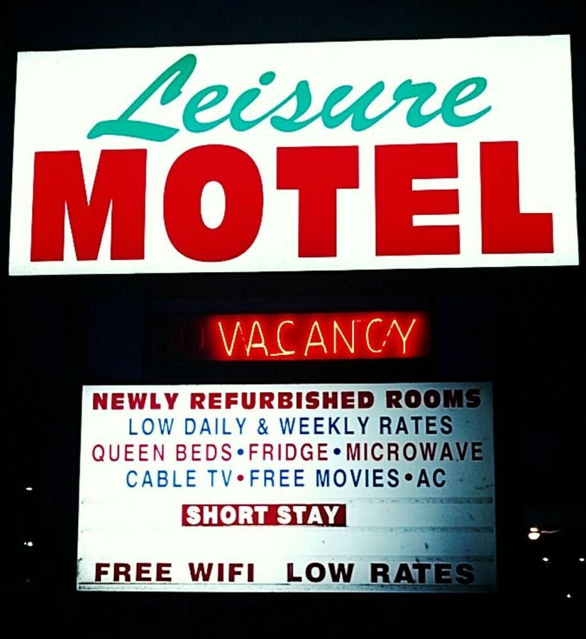 Leisure Motel Уиндзор Екстериор снимка