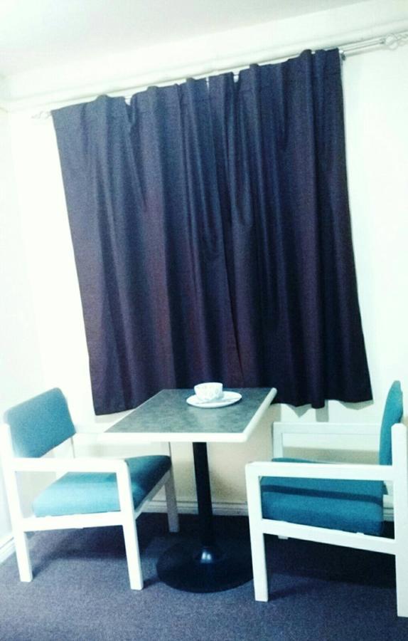 Leisure Motel Уиндзор Екстериор снимка